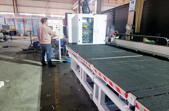 出口烏克蘭定制款3624可拆分一體機(jī)已裝車